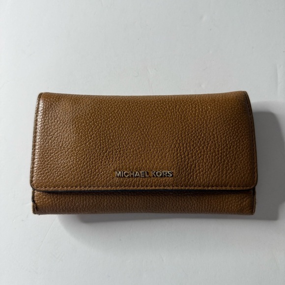 Michael Kors Tan Leather Wallet - Picture 2 of 8